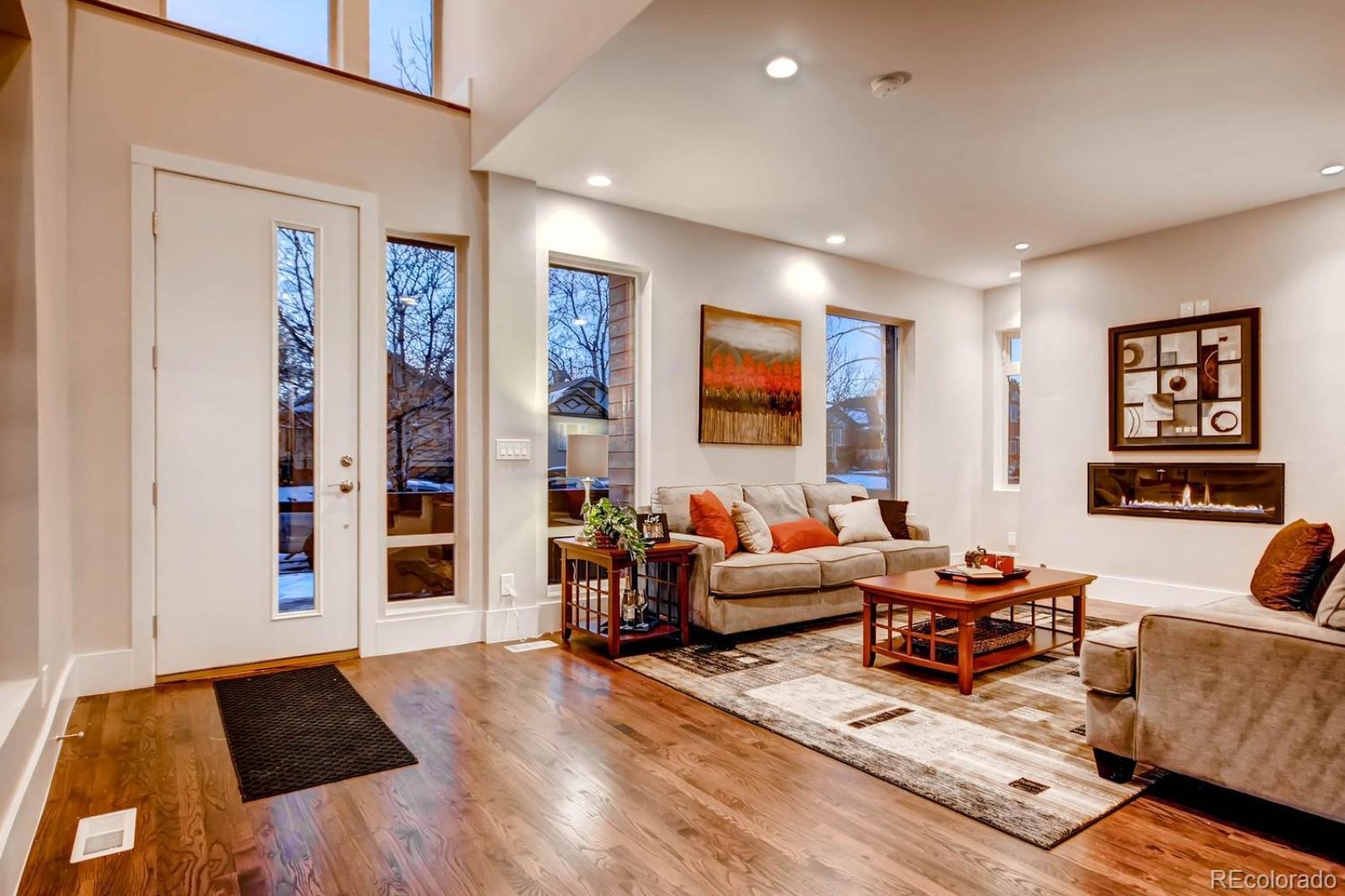 2660 King Living 2