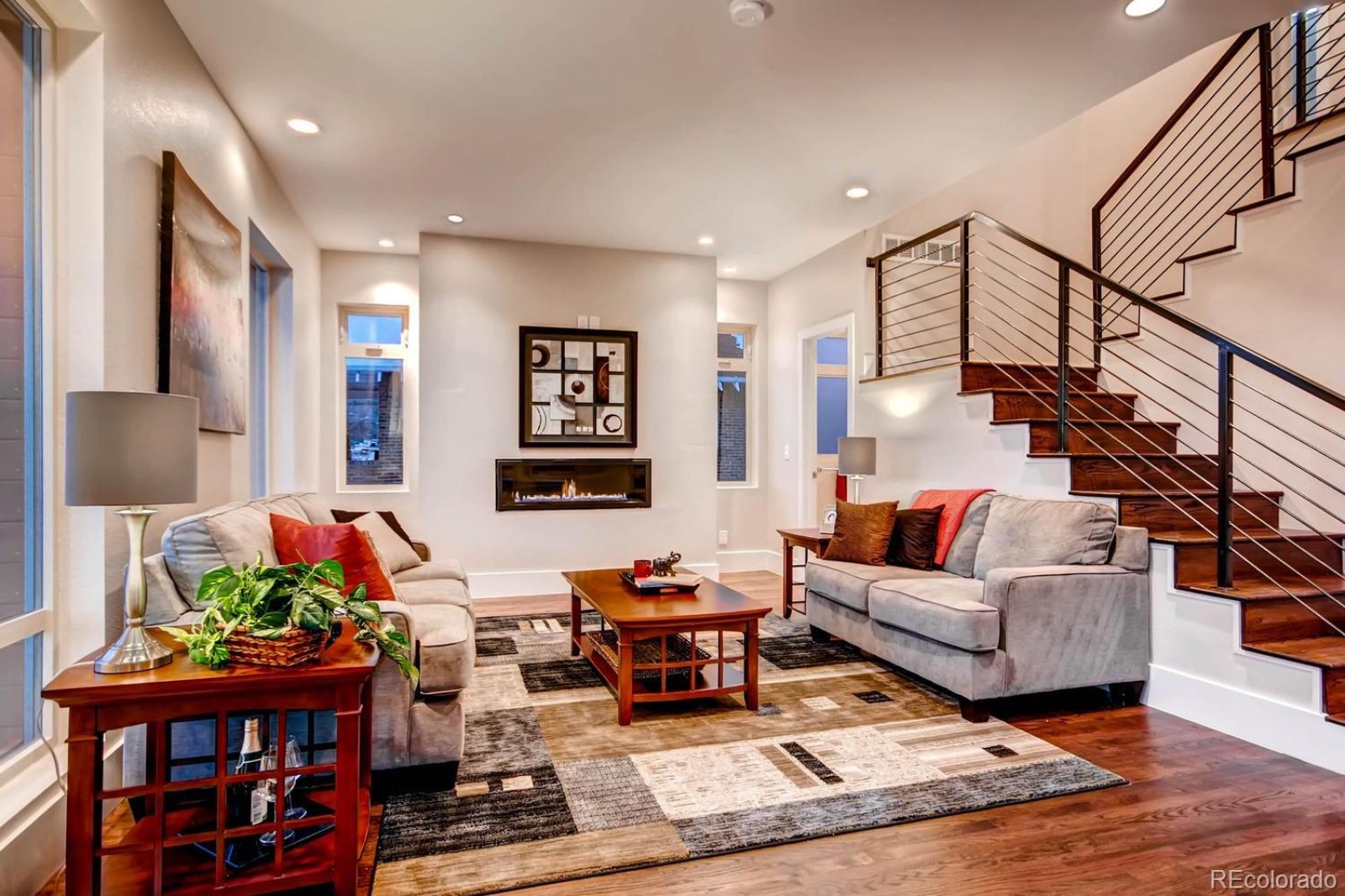 2660 King Living to Stairway