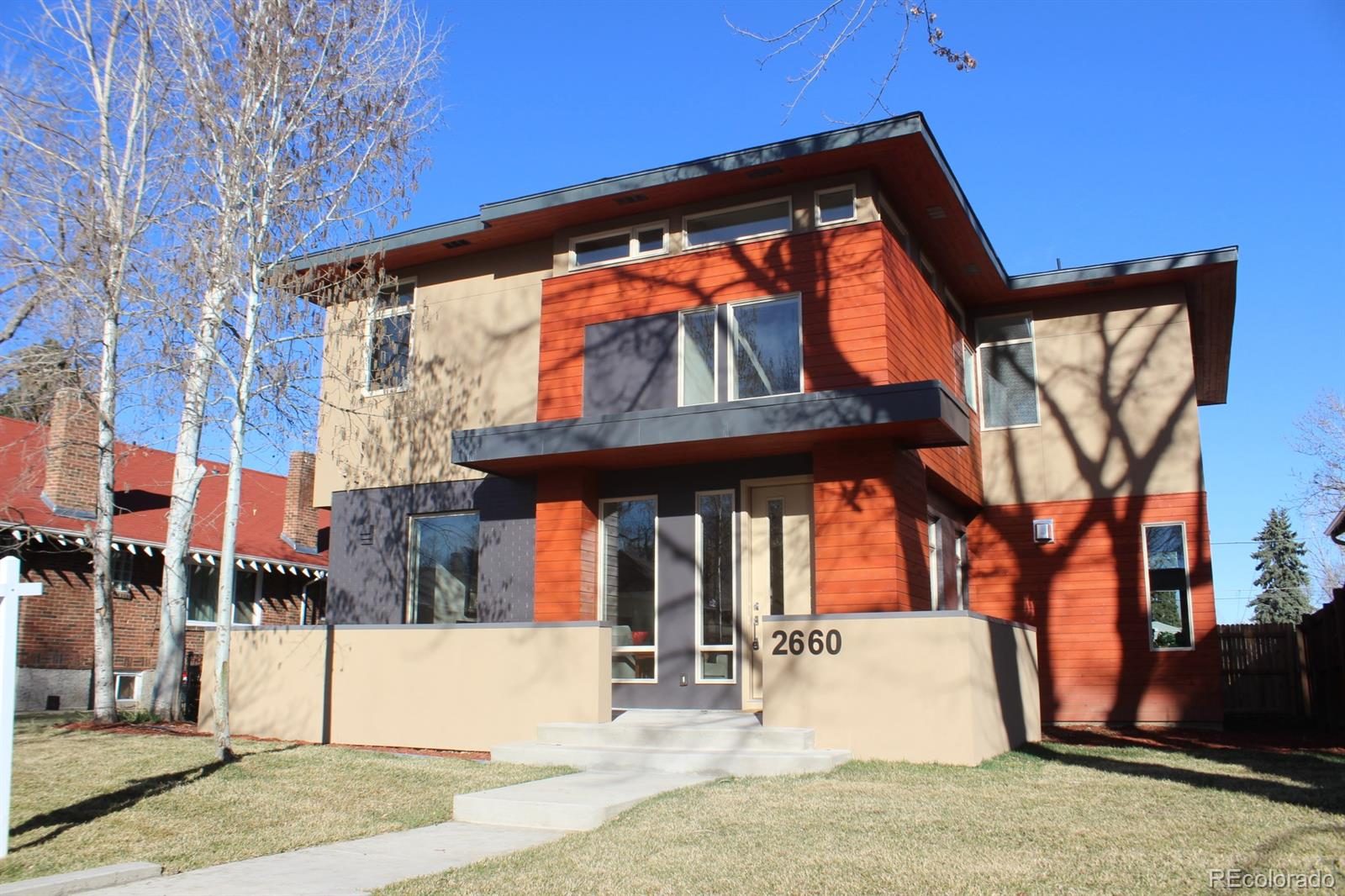 2660 King St Frontal