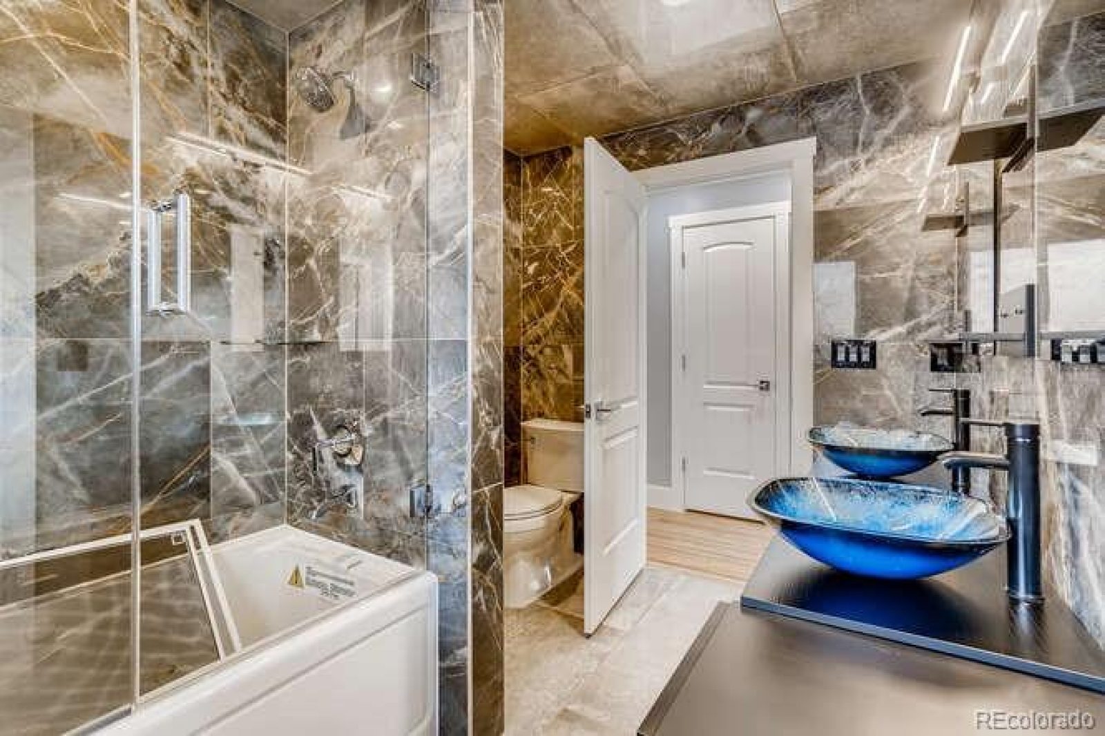 3580 Ward Bathroom