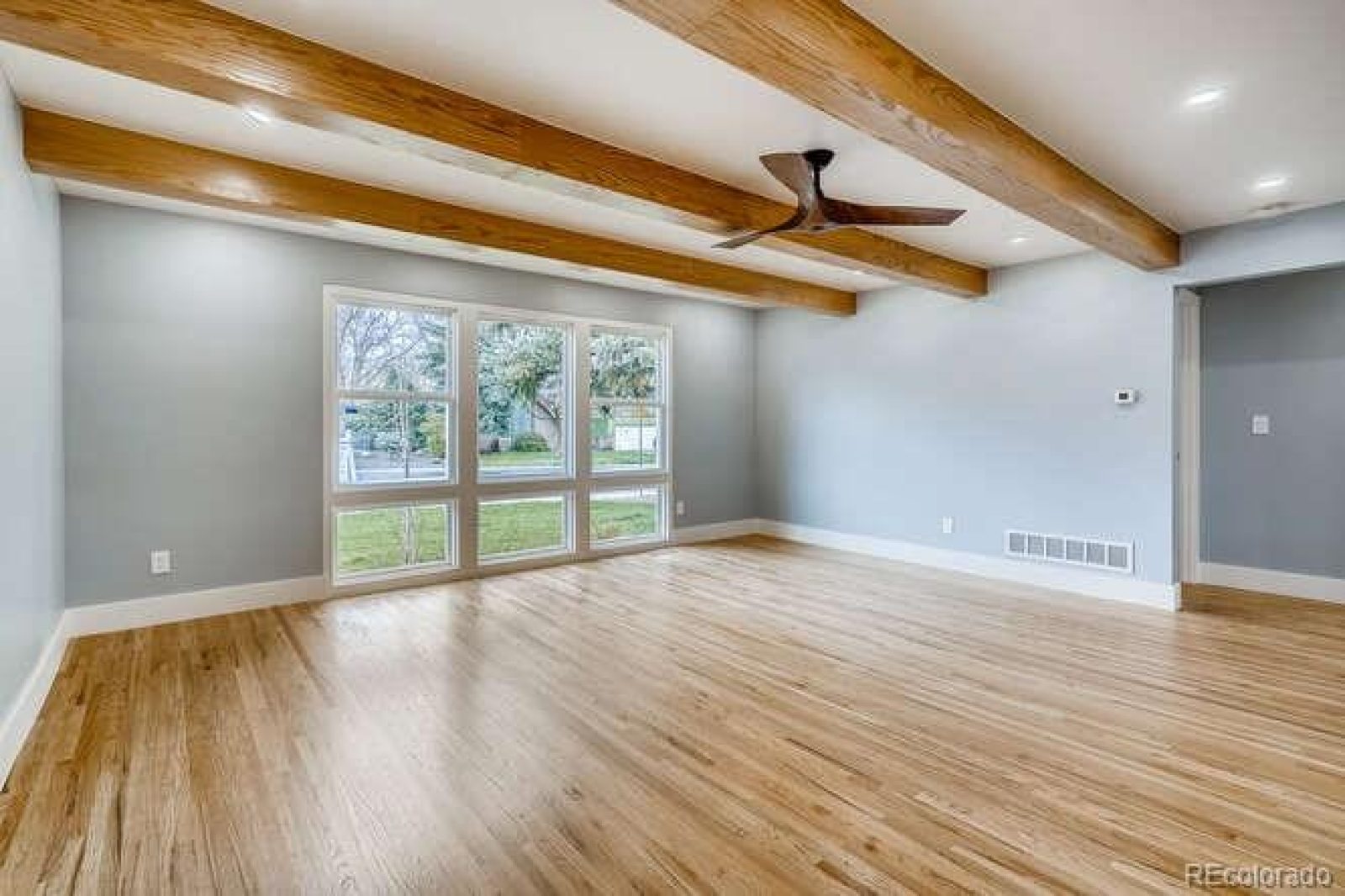 3580 Ward Living Room
