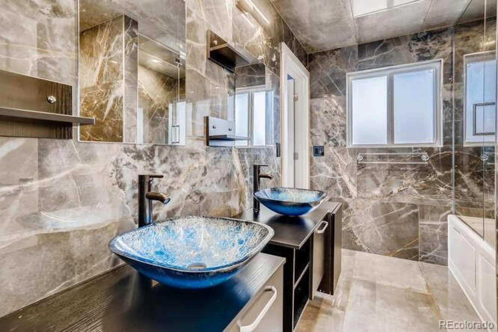 3580 Ward Up Close Sink Bathroom